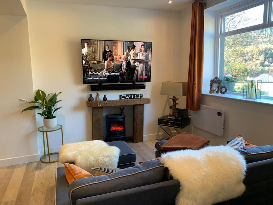 Renovated Miner'S Cottage - Family & Dog Friendly Abertillery Экстерьер фото